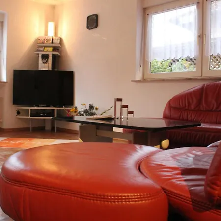 Domes-kreuzer アパート